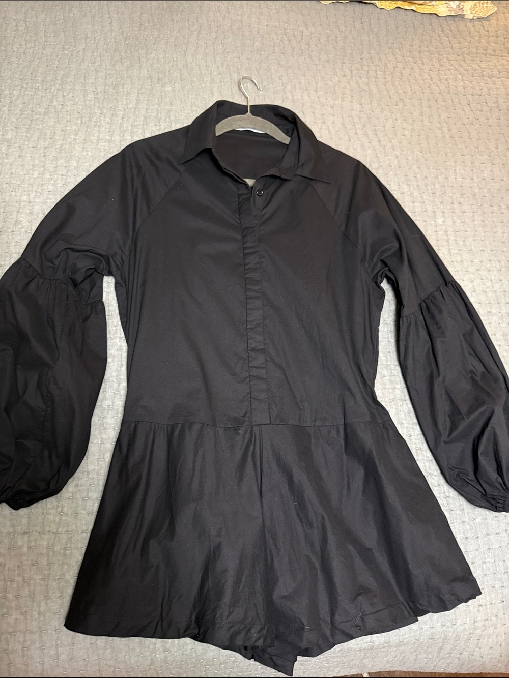 Petal & Pup Black Button-Front Peplum Blouse